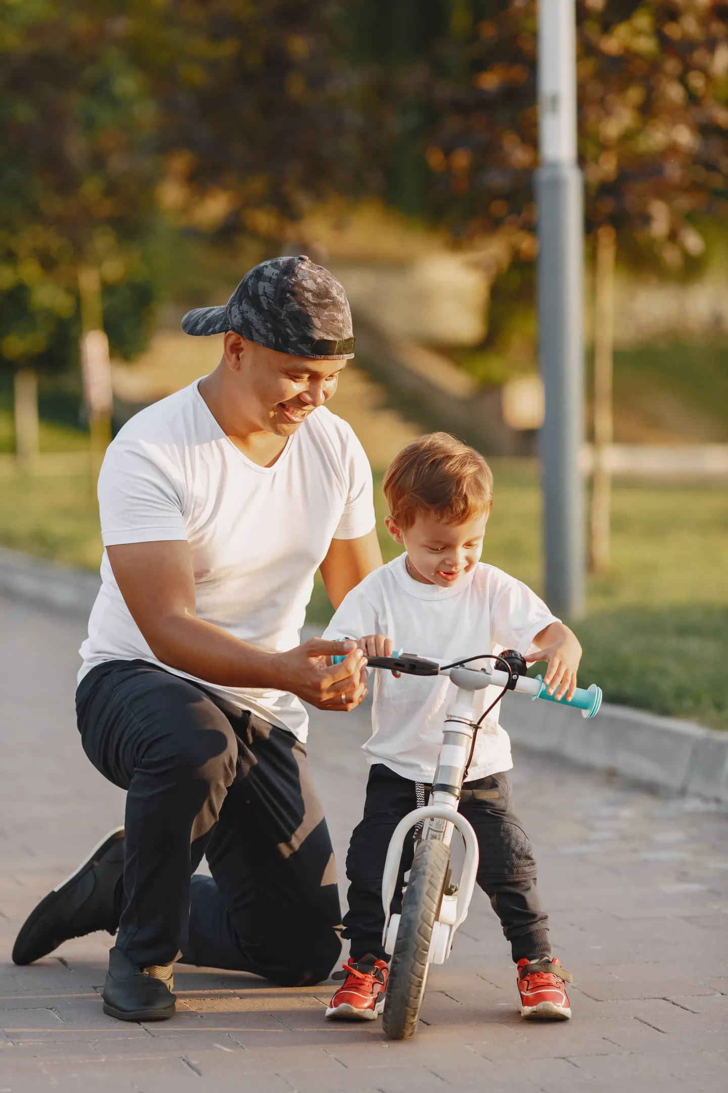 How does a healthy divorce support future co-parenting?